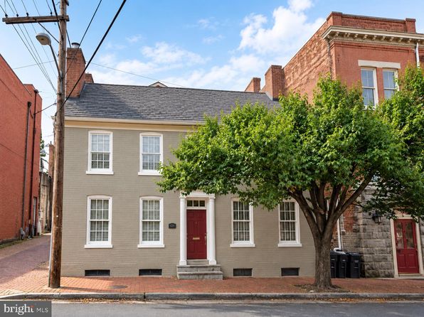 209 Hanover St APT 4
