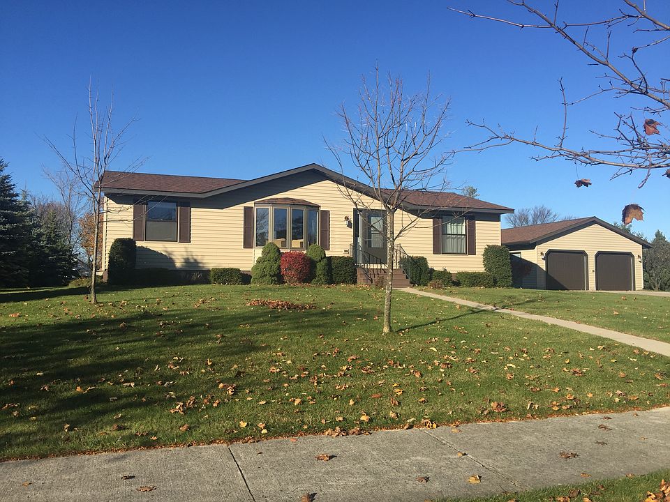 1st image of 302 Dakota Ave