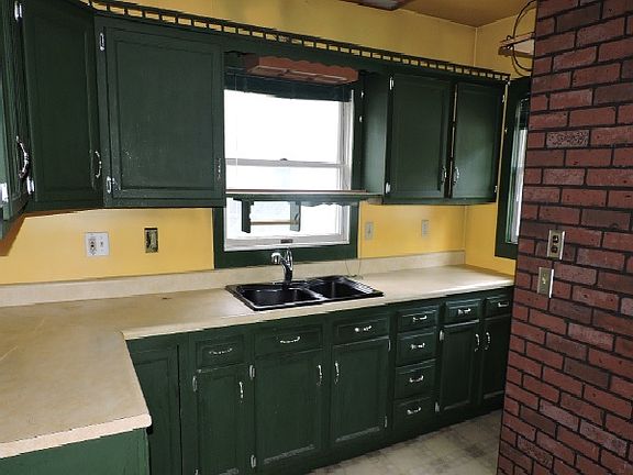 5th image of 2305 S Penn Ave