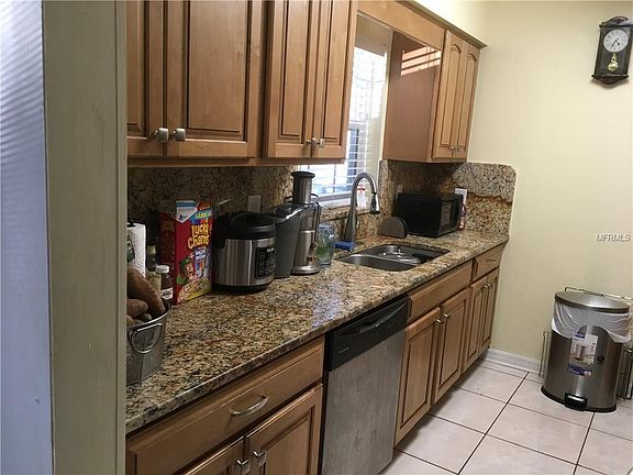 3rd image of 6820 Robinswood Ln