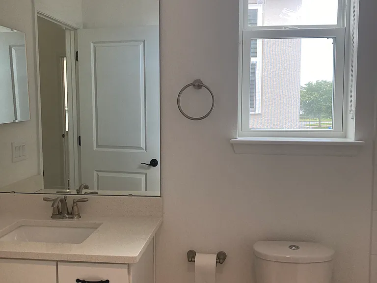 12627 Salomon Cove Dr — Photo 8