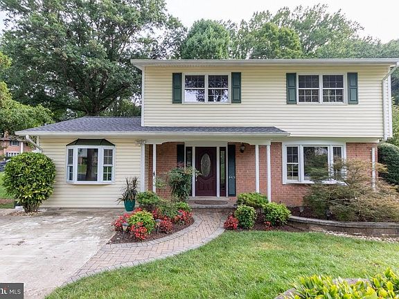 2nd image of 5023 Swinton Dr