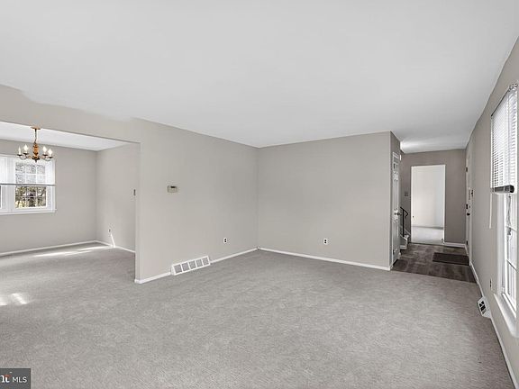 4th image of 151 Eaton Dr