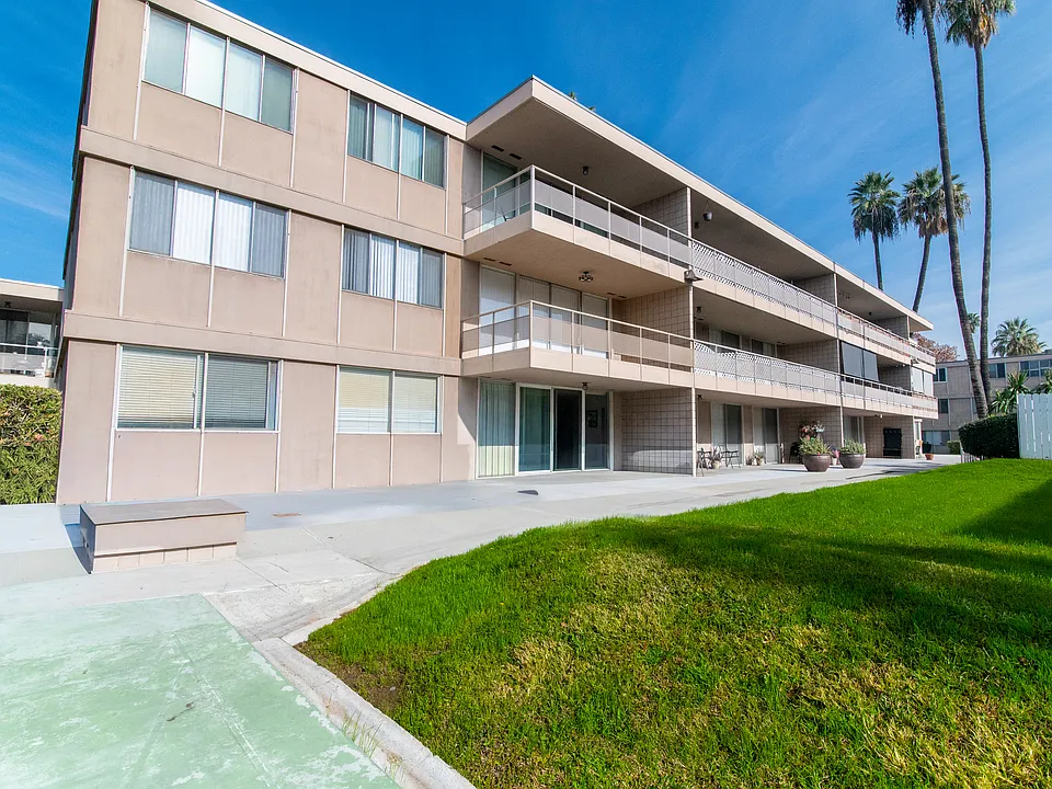 6979 Palm Ct #22