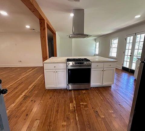 4th image of 244 N College Rd