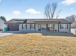 141 Sky View Meadow Dr, Crossville, TN 38555