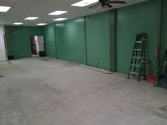 4th image of 10109 Jamaica Ave