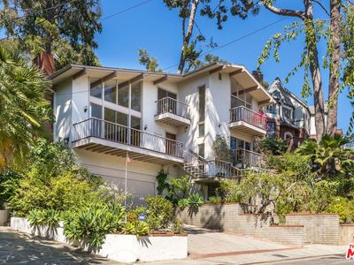 2660 Aberdeen Ave, Los Angeles, CA, 90027