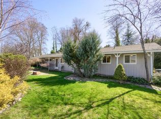 98 E Valley View Rd, Ashland, OR 97520