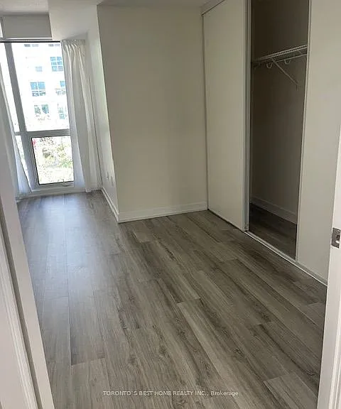 426 Lake Shore Blvd W #2 — Photo 4