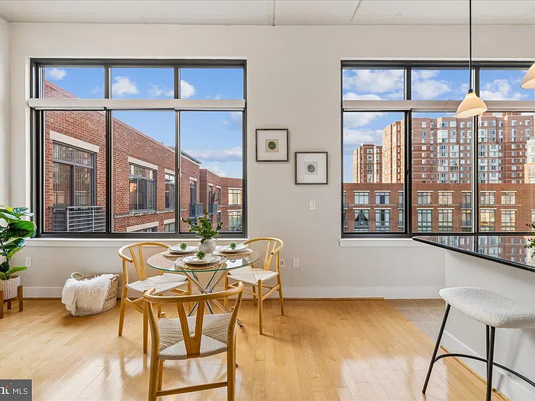 520 John Carlyle St #429 — Photo 3