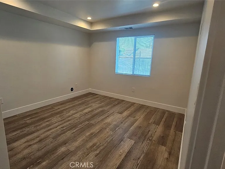 10962 Avalon Blvd — Photo 8
