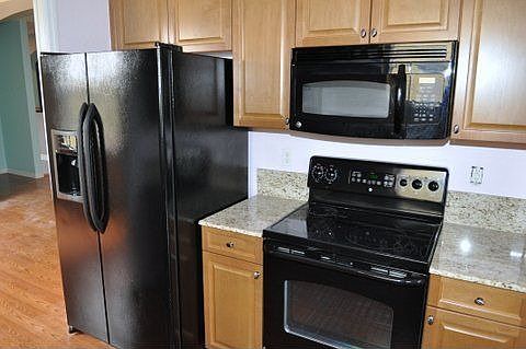 3rd image of 1335 Mariposa Cir #4204