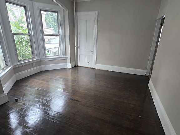 2nd image of 240 William St #G1