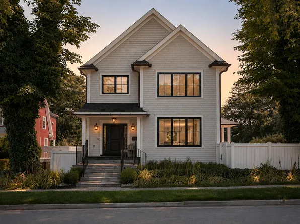 805 Tower Rd, Halifax, NS B3H 2Y7