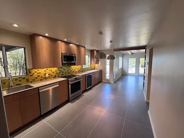 824 Alice St #B — Photo 10