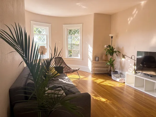 307 Tappan St #3A, Brookline, MA 02445
