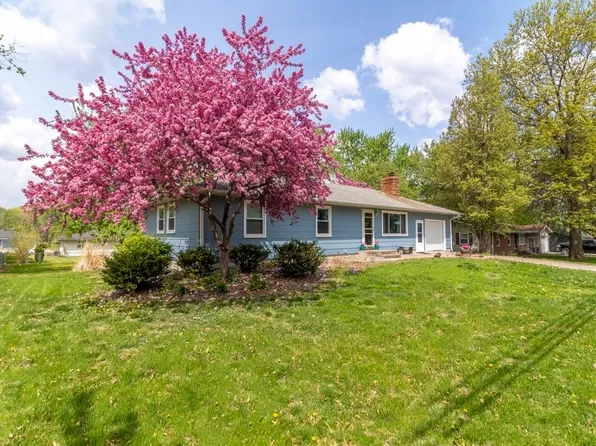 1403 N Howenstein Ave, Cameron, MO 64429