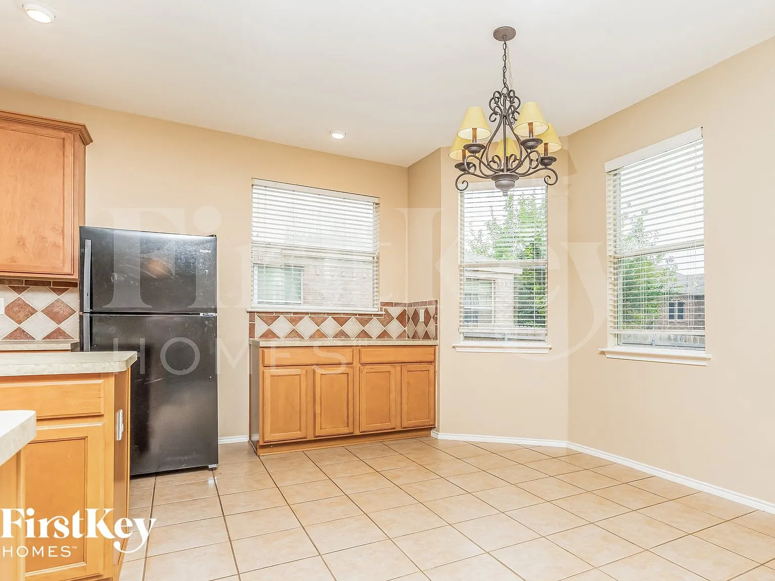4 bed, 2.5 bath, 2658 sqft, $3,015 — Photo 4