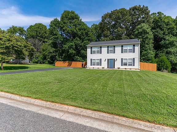 3rd image of 205 Dove Ct
