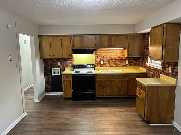 2nd image of 8105 Elmbrook Dr