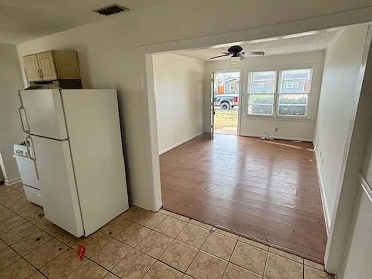 5368 Encino Rd — Photo 4