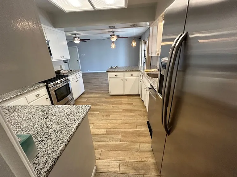 1301 W Myrtle Ave — Photo 7