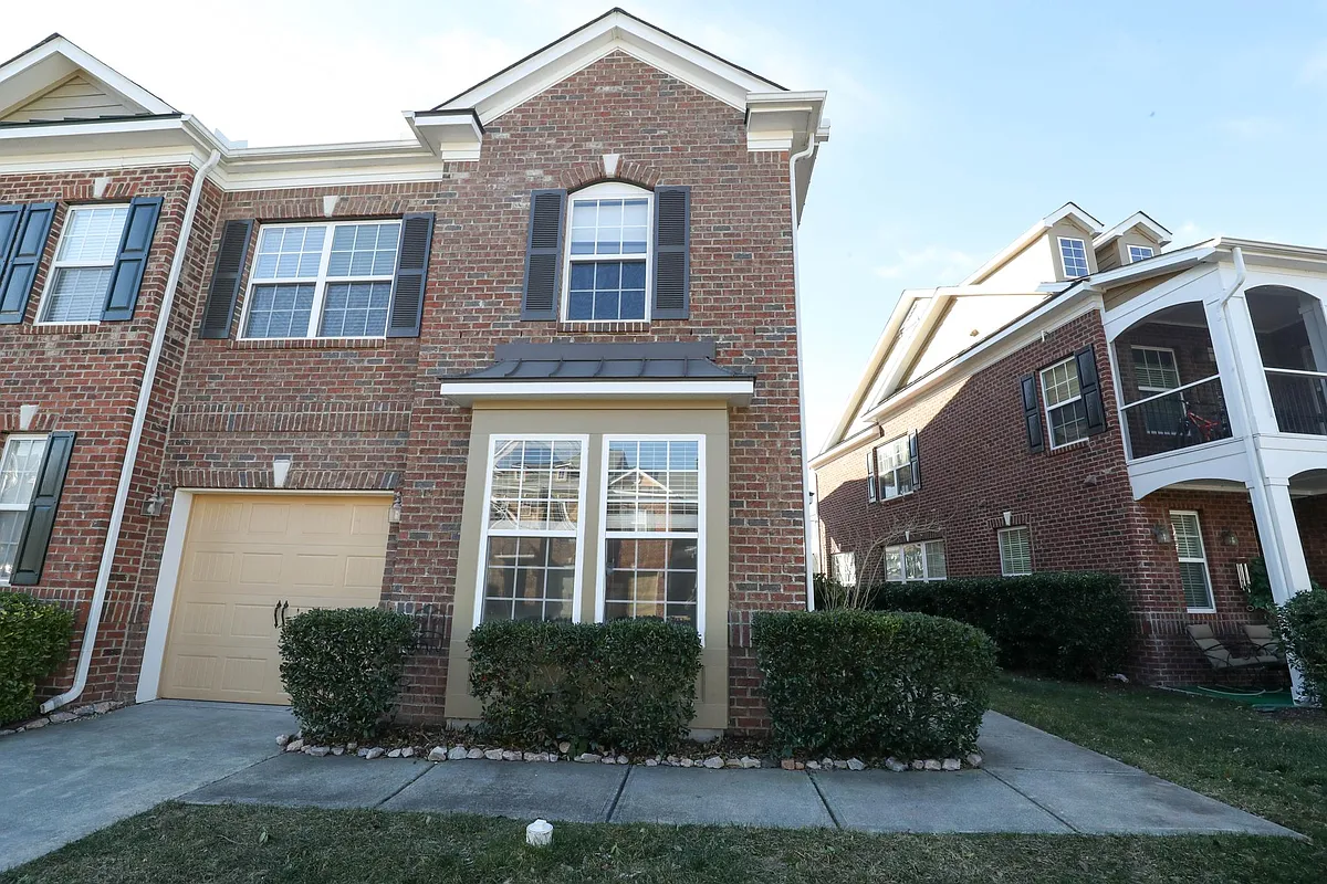 Building Photo - 311 Longchamp Ln