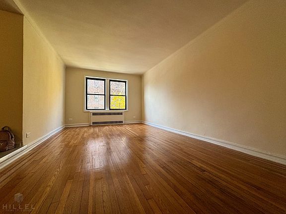 5th image of 4915 Skillman Ave APT 1K