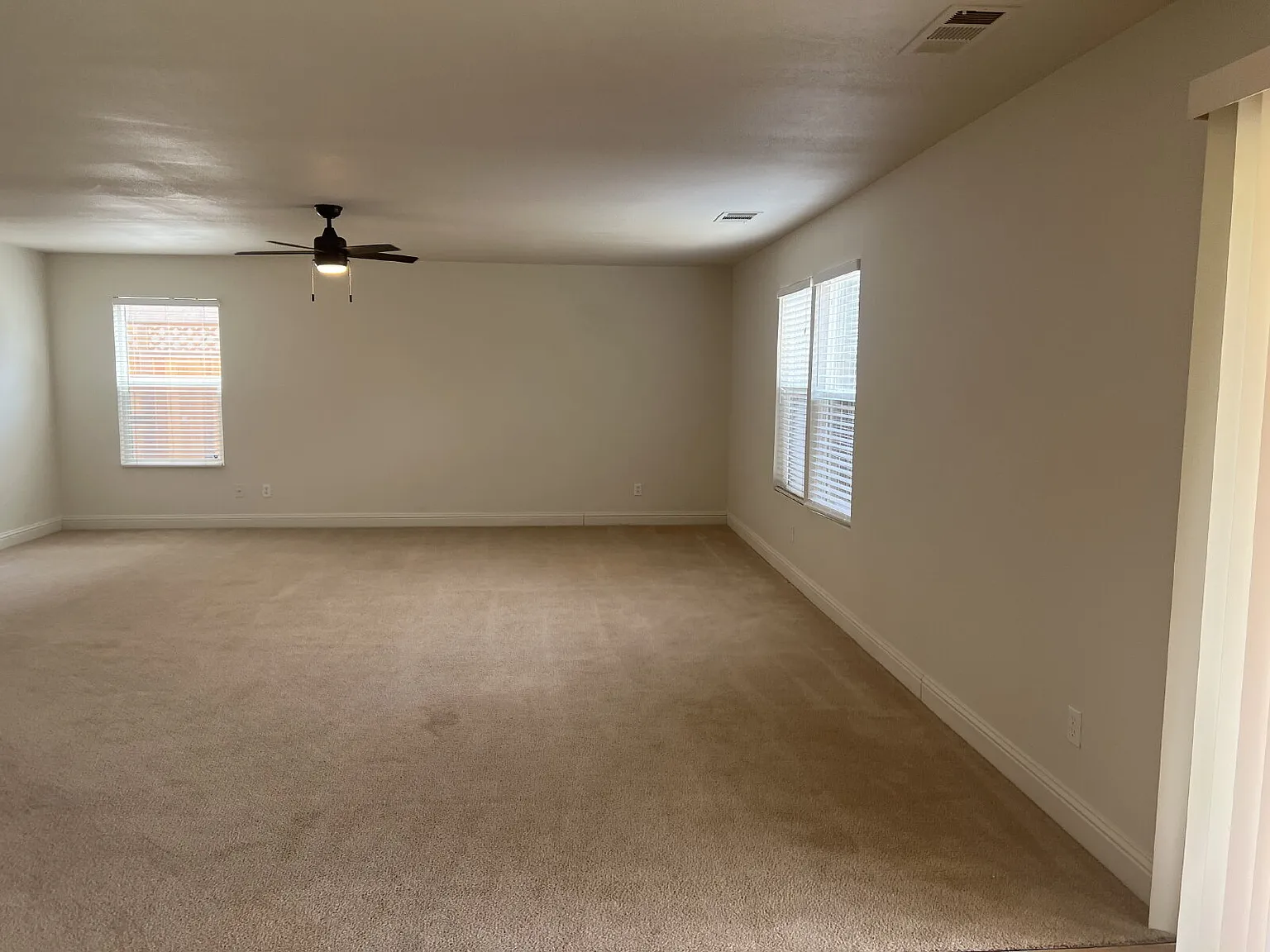 5 bed, 4.0 bath, 3545 sqft, $2,650 — Photo 3