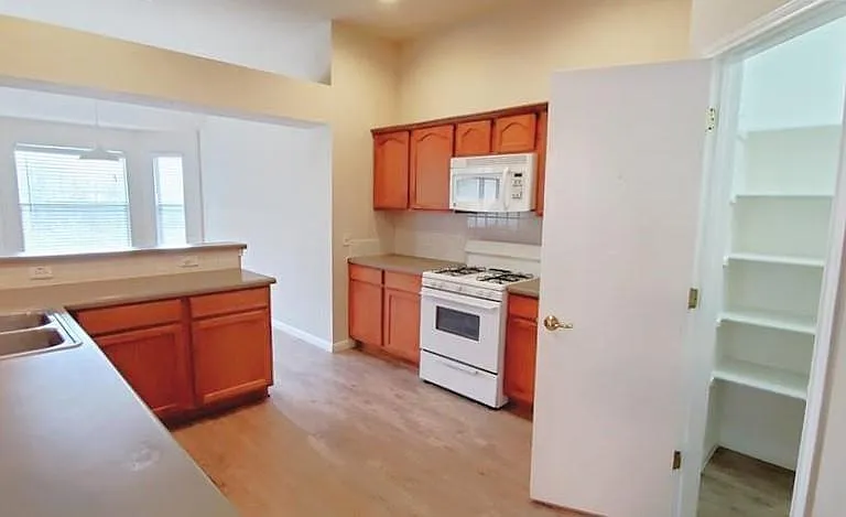 108 Pond Way — Photo 3