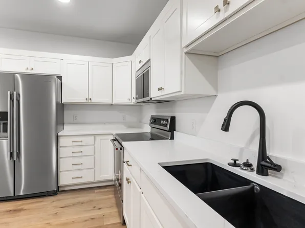 136 W Birds Eye Ln, Vineyard, UT 84059