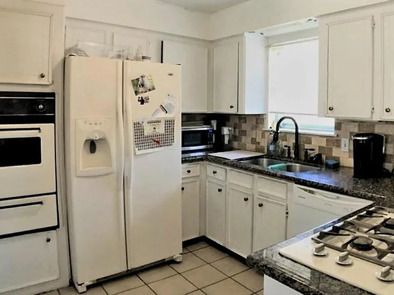 1203 Berkeley St — Photo 3