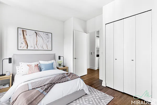 Rented by Mirador Real Estate | media 21