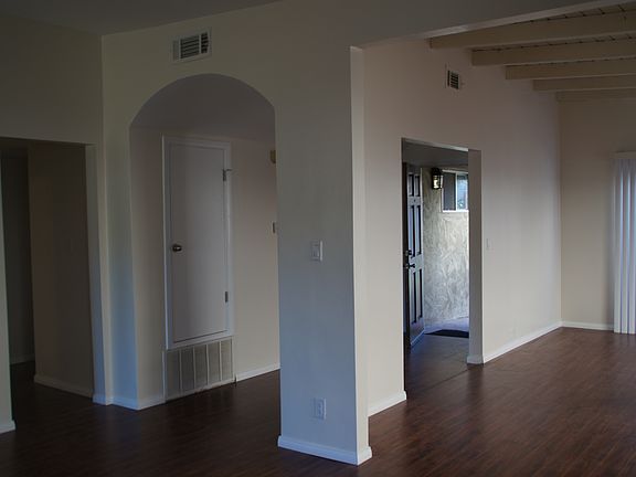 2nd image of 2106 Plant Ave