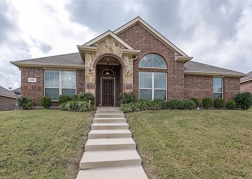 1st image of 208 Toucan Ct