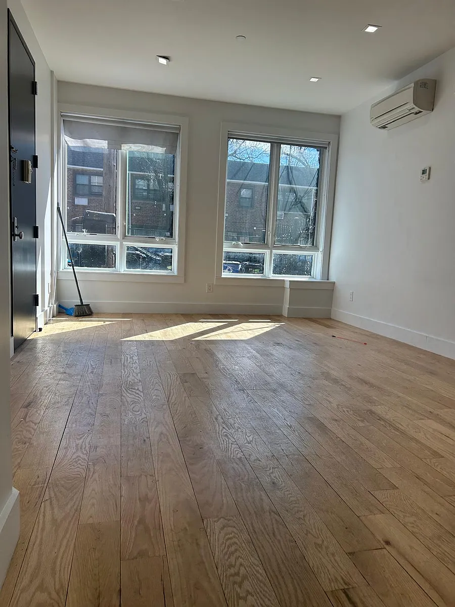Building Photo - 735 Fenimore St #1