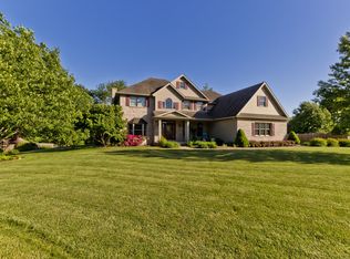 610 Briarwood Rd, Sherman, IL 62684