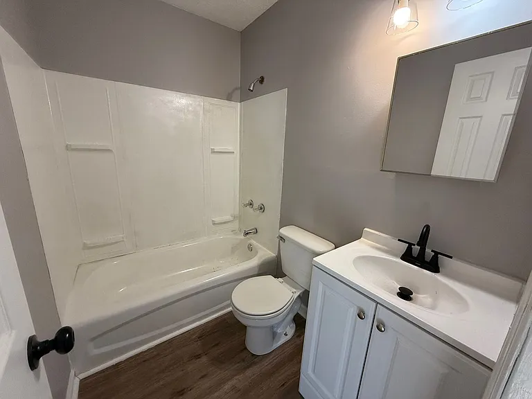 2415 Vining Ave NW — Photo 8