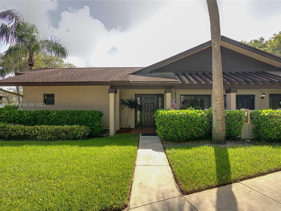 1st image of 2722 Carambola Cir N #17106