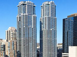761 Bay St #4212, Toronto, ON M5G2R2