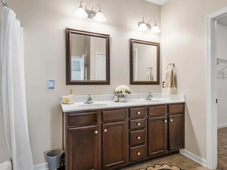 7319 Vicenzo Dr — Photo 10