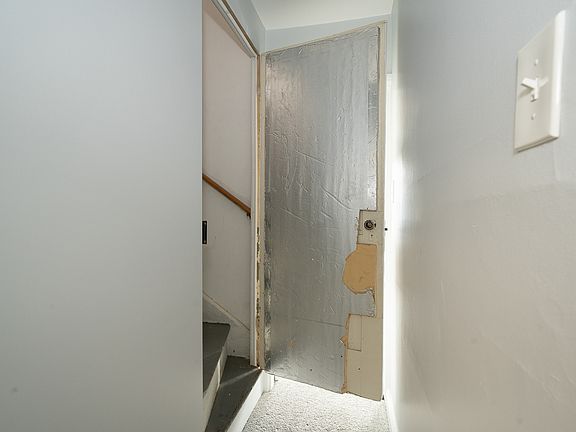 3rd image of 124 Garrett Ave