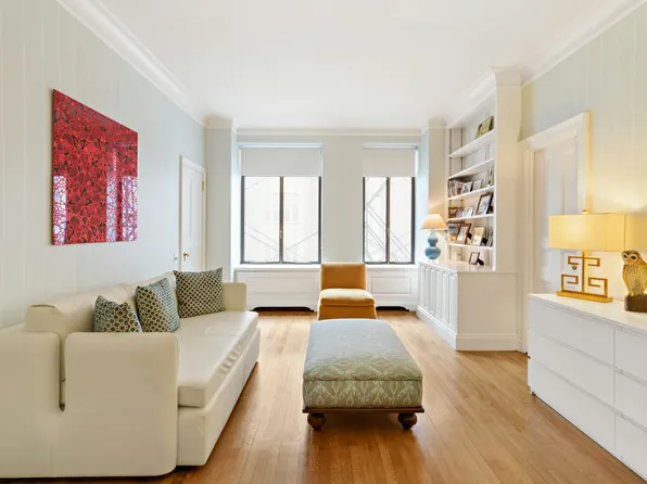435 East 52nd Street image 11 of 12