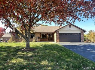 9047 Sappington Rd, Saint Louis, MO 63126