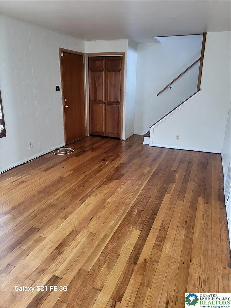 3 bed, 1.5 bath, 1104 sqft, $1,650 — Photo 2