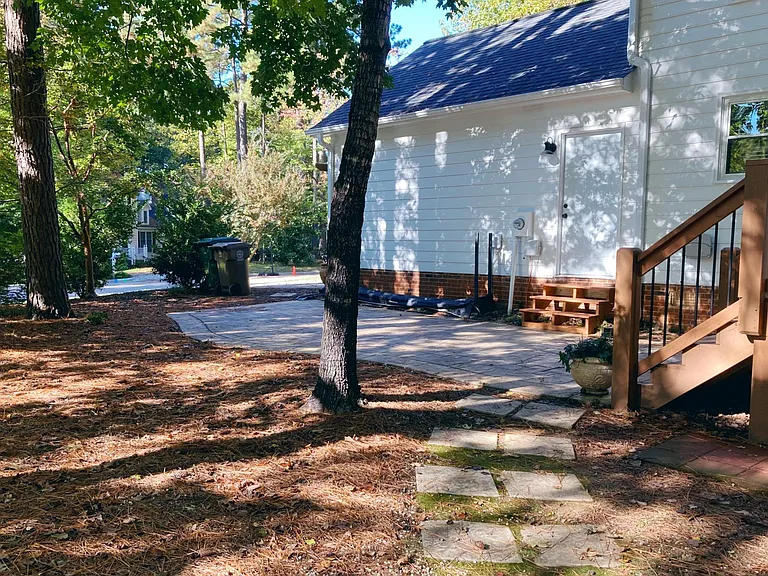 104 Cavendish Dr — Photo 10