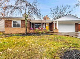 19834 Holiday Rd, Grosse Pointe Woods, MI 48236