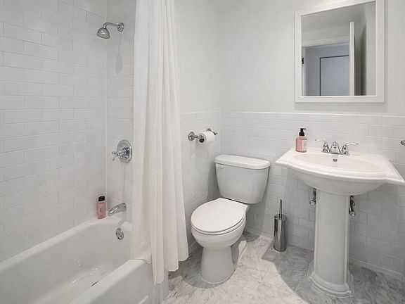 5th image of 316 W 14th St APT 3