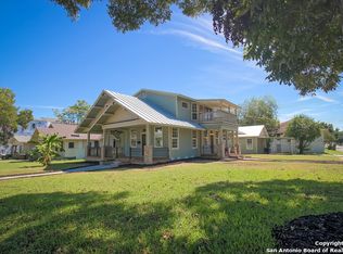 942 W Craig Pl, San Antonio, TX 78201
